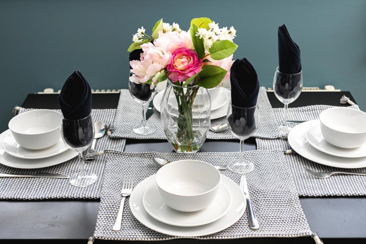 Lovely Brighton Apartments Moments Away From Royal Pavilion מראה חיצוני תמונה